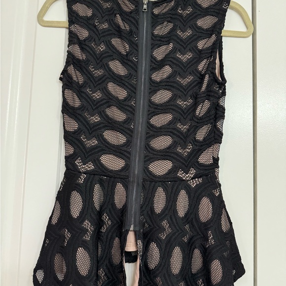 BCBG xxsmall short sleeve tank - Picture 3 of 7